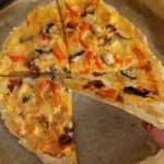 Maistuva vegaaninen pizza alle tunnissa